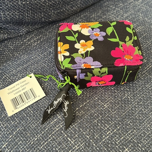 Vera Bradley Wildflower Garden Travel Pill Case NWT - Picture 3 of 3